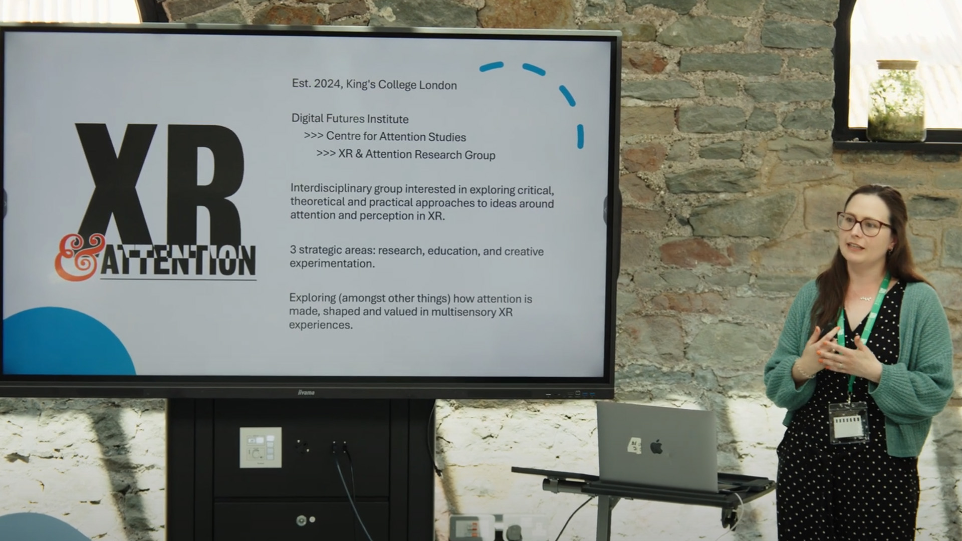 XR & Attention Research Group (Stephanie Janes)